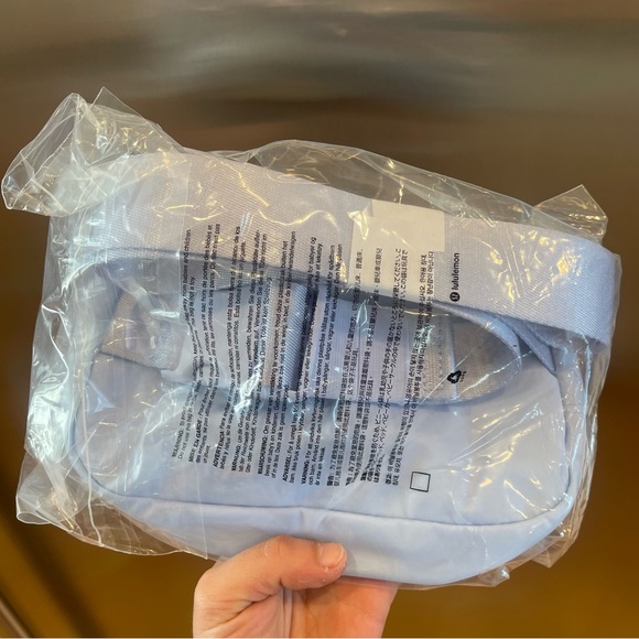 NWT Lululemon Everywhere Belt bag Pastel Blue silver hardware logo 1L size - Picture 8 of 15